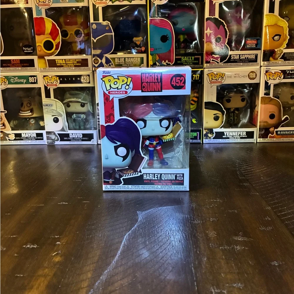 Funko Pop! DC Heroes Harley Quinn with Pizza #452